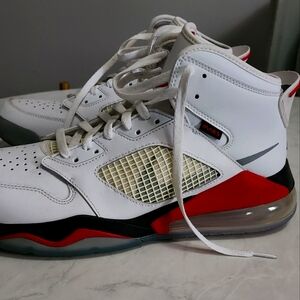 Jordan Mars 270 Sneaker